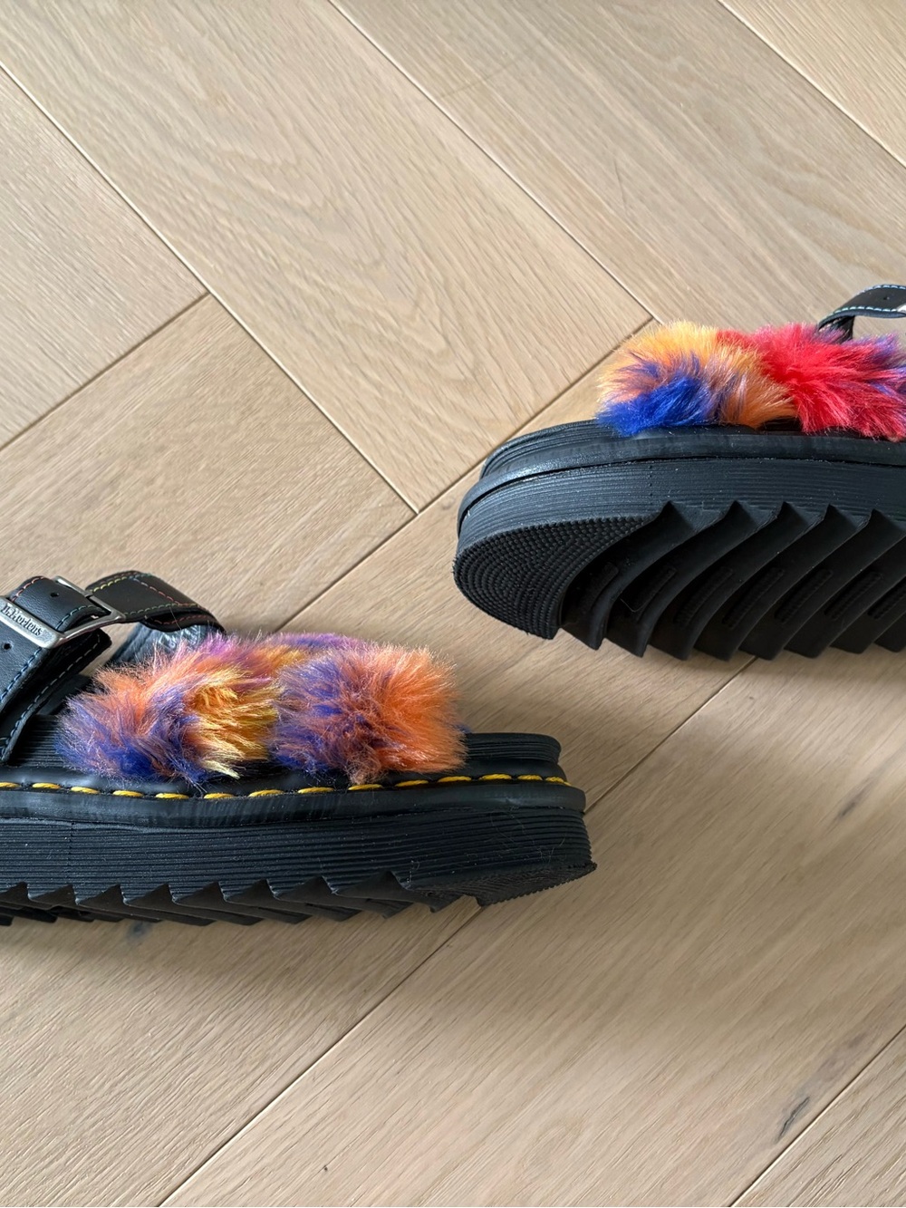 Dr. Doc Martens Voss II Fluffy Faux Fur Strap Leather Sandals EU 37 US 6 Used 1x - Picture 2 of 6